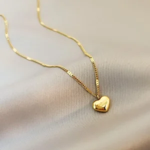 Collier Doré Cœur Gravé – Chaîne de Clavicule Élégante pour Femme, Idée Cadeau