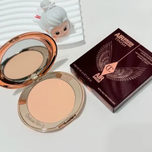 Charlotte Tilbury Poudre Compacte Matifiante – Contrôle du Sébum, Fini Mat et Teint Lisse