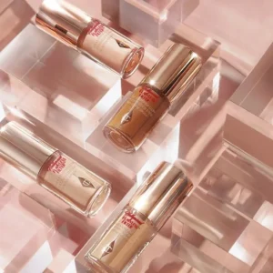 Charlotte Tilbury Correcteur & Contour Liquide – Fond de Teint Lissant Longue Tenue Effet Naturel